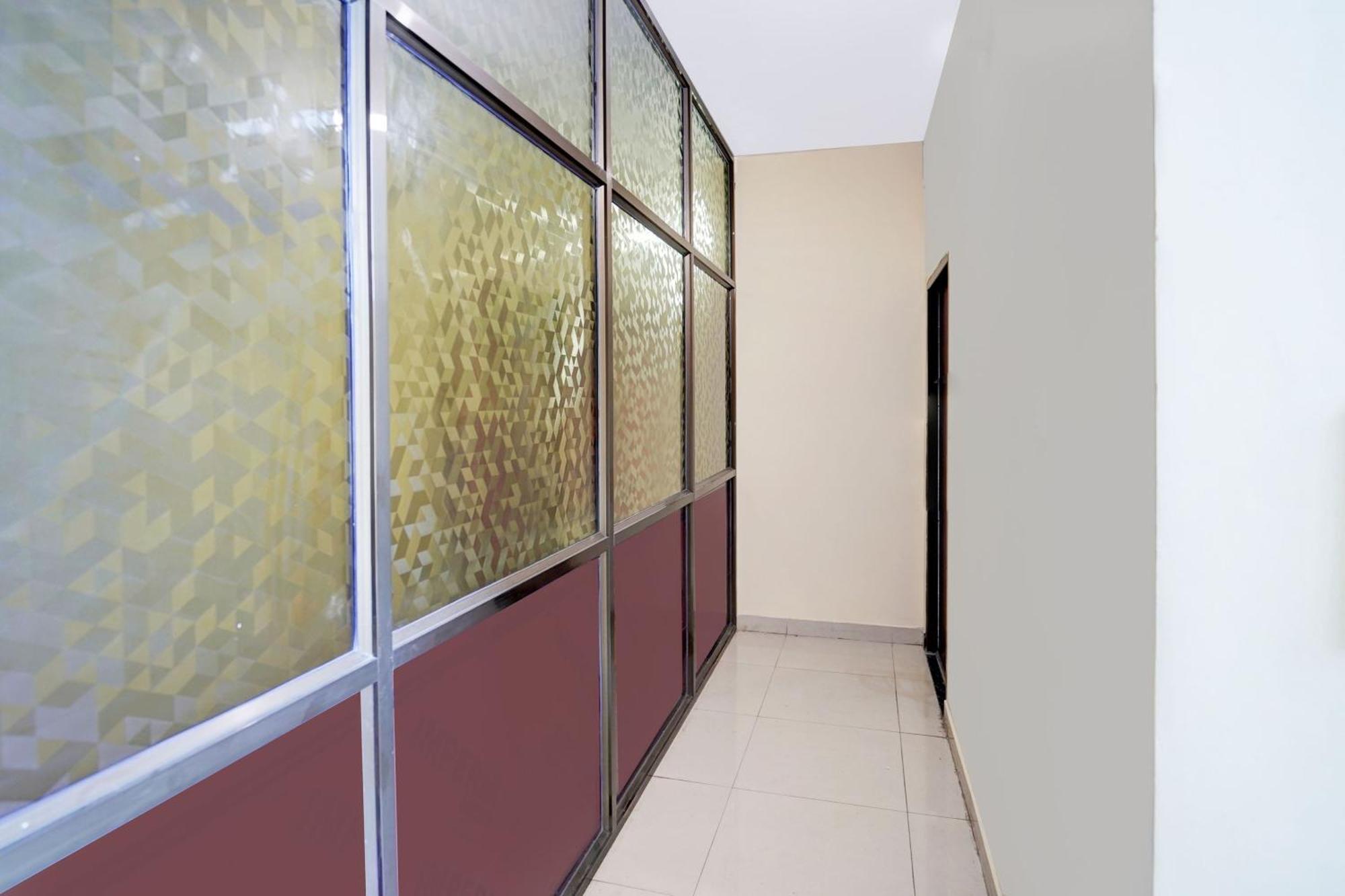 Super Hotel O Blw Kakarmatta Near Banaras Junction Varanasi Exterior foto